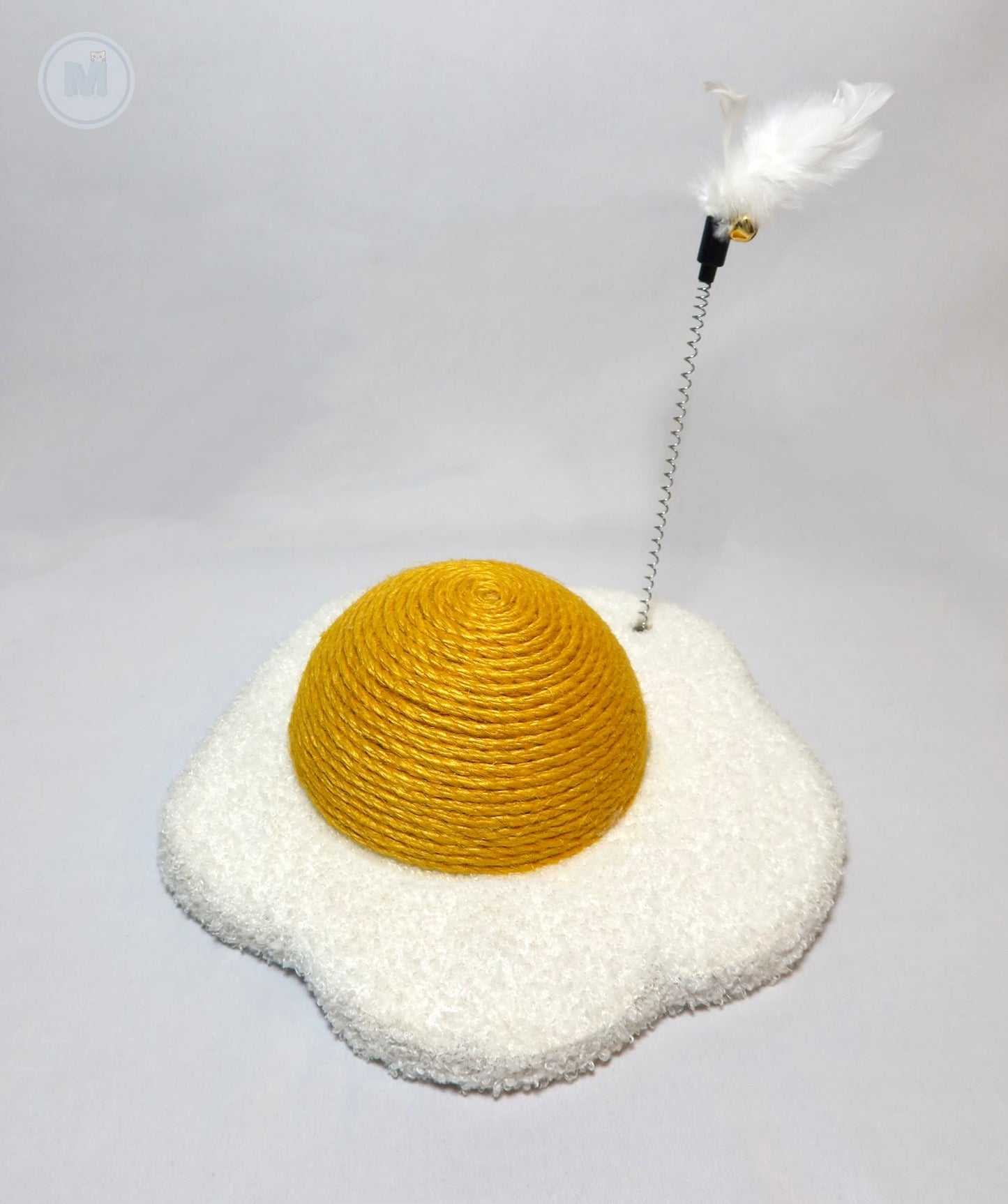 Egg Scratcher with Sisal Egg Yolk