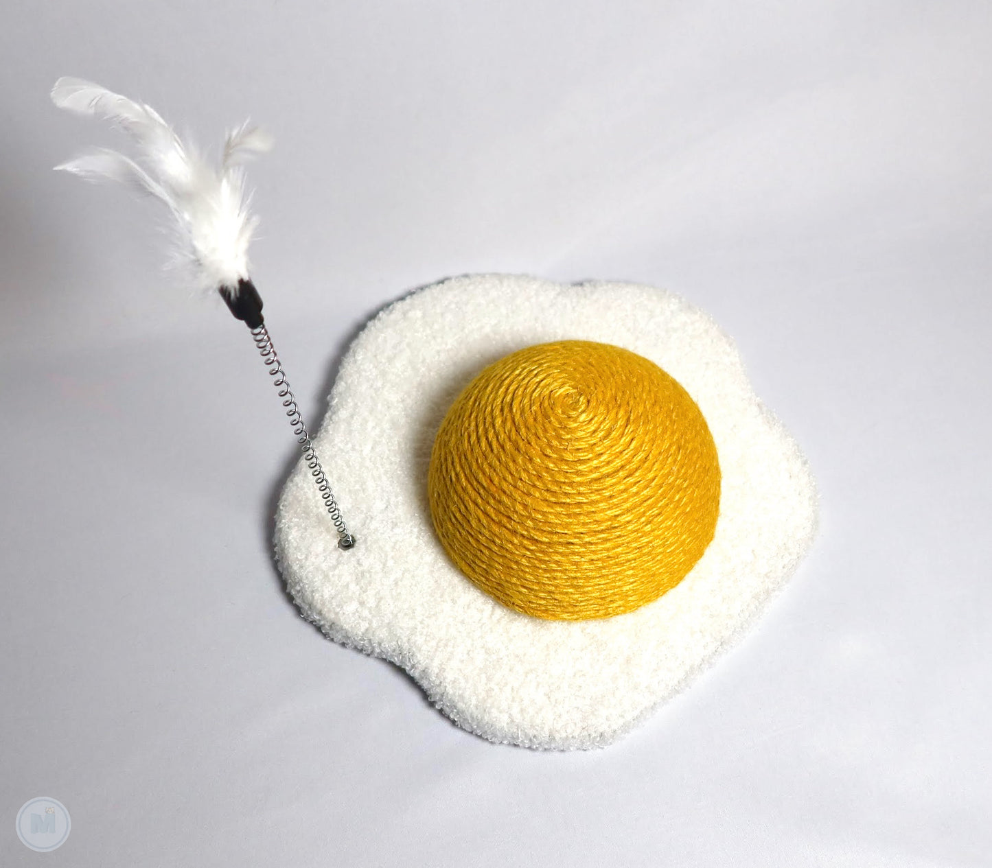 Egg Scratcher with Sisal Egg Yolk