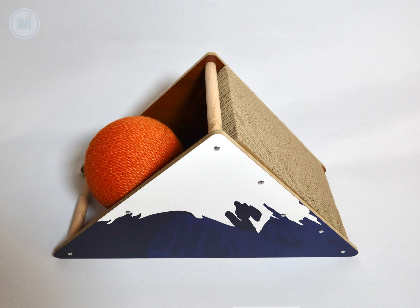 Mountain Cat Scratcher with Sisal Ball