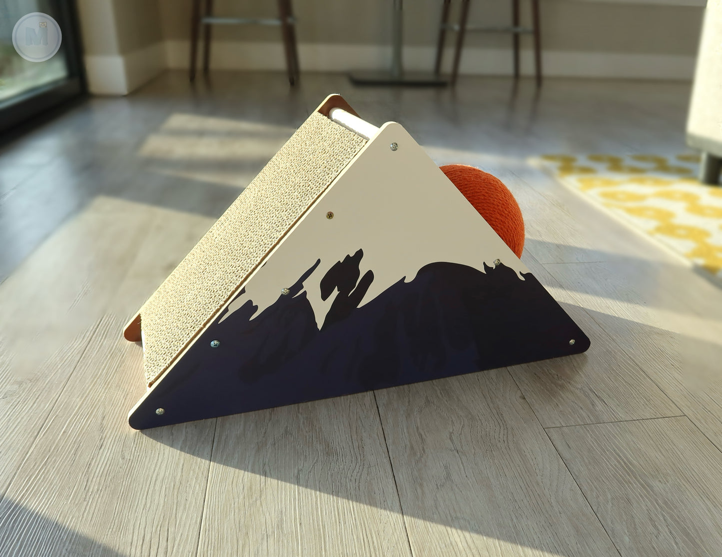 Mountain Cat Scratcher with Sisal Ball