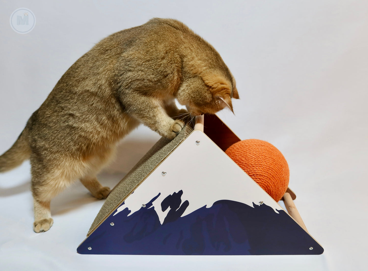 Mountain Cat Scratcher with Sisal Ball