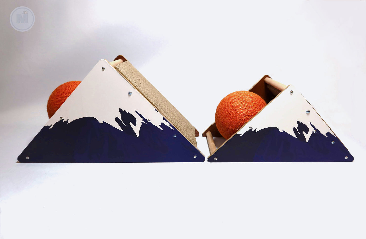 Mountain Cat Scratcher with Sisal Ball